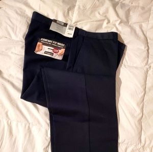 Haggar Black label
Classic Fit, 38x30 Black Pants